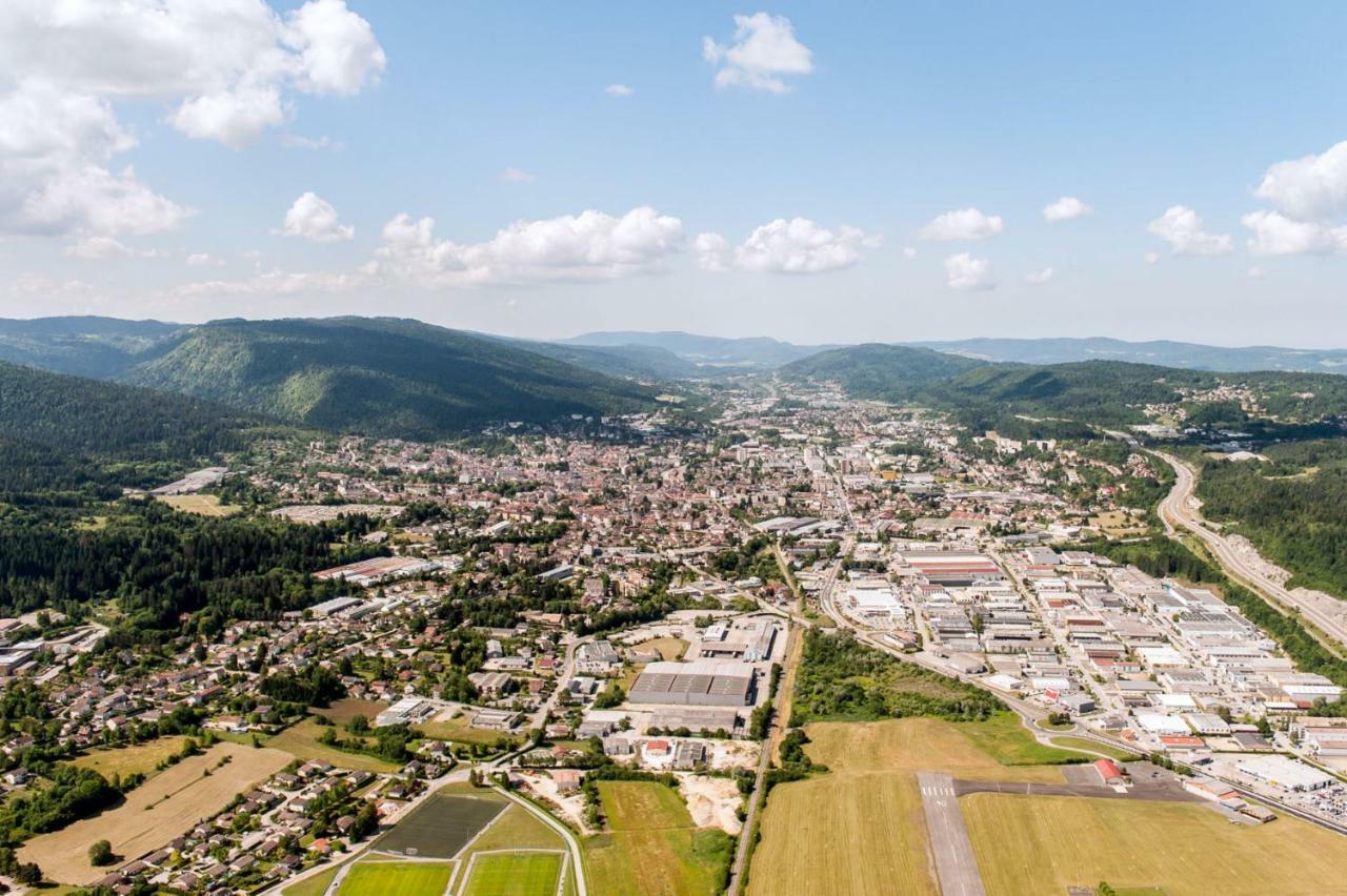 Joli appartement au coeur d'Oyonnax Extérieur photo